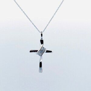 Estate Sterling Silver 925 Cross Necklace w/ Diamond Accents 18” Chain 2.0g